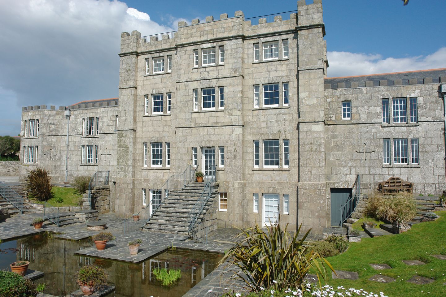 Courtyard Apartment