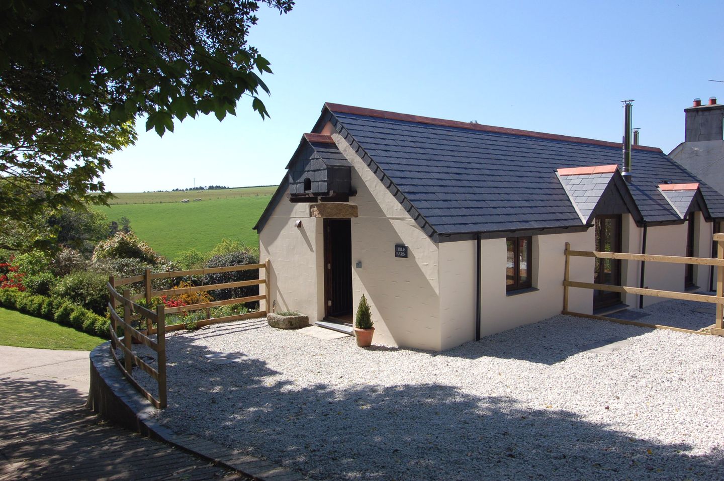 Hole Barn