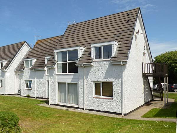 24 Isallt Lodges