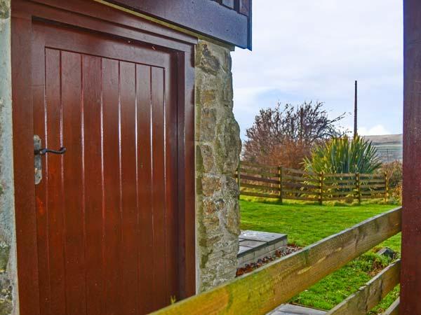 WhiteTor Farm: Nestling