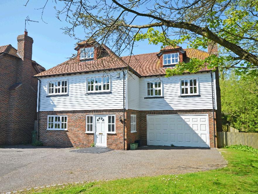 2 Longcroft