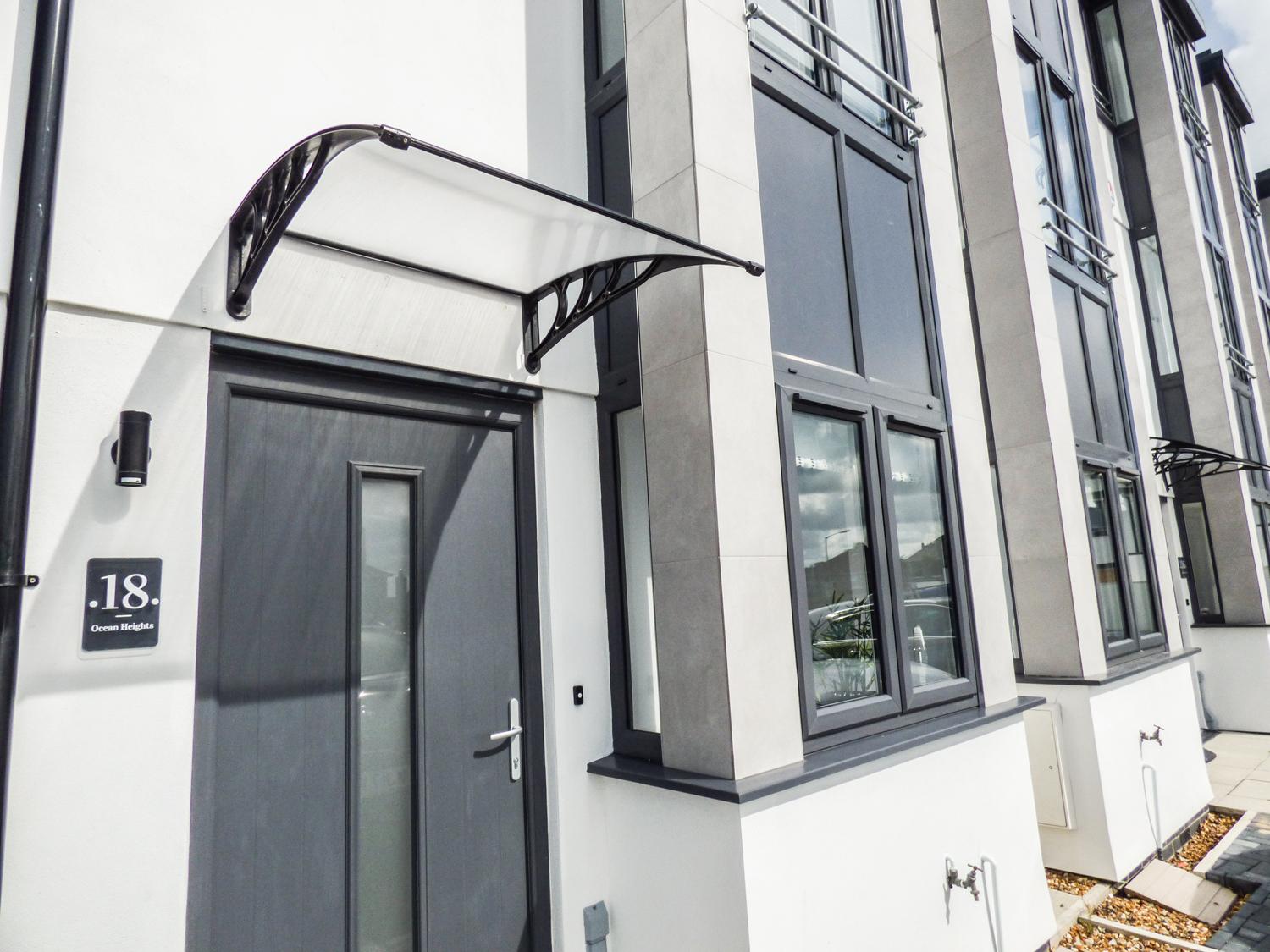 18 Ocean Heights