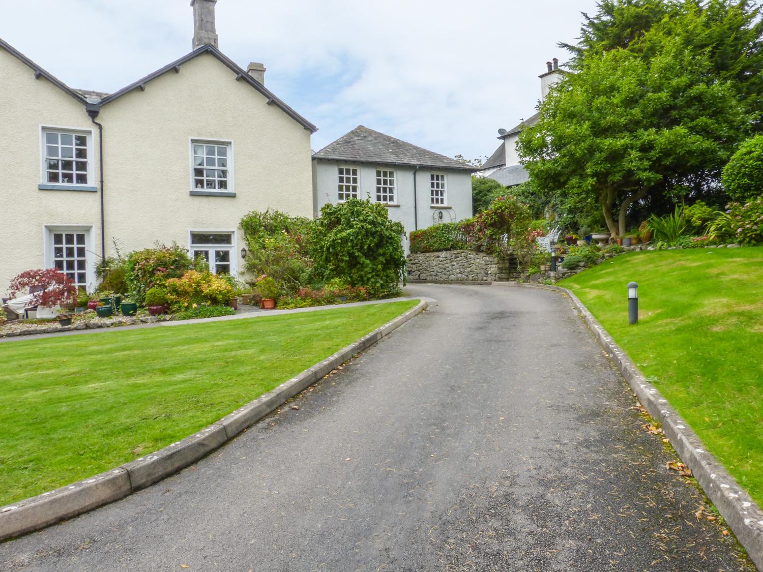 8 Kents Bank House
