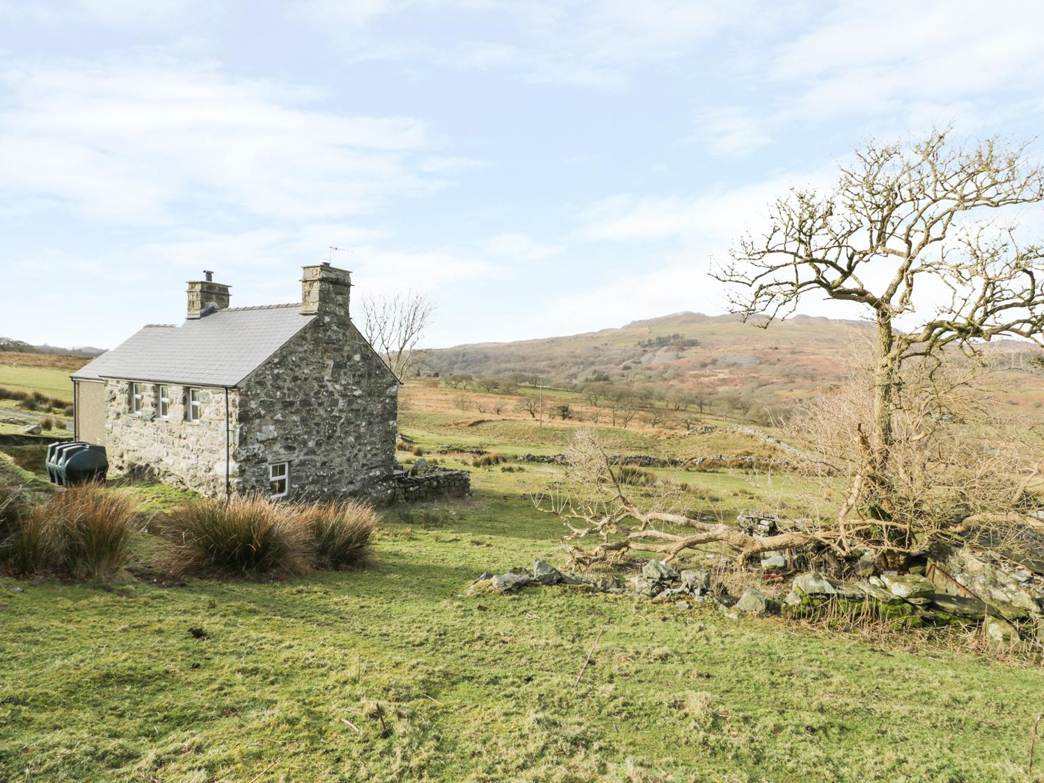 Isallt Bach