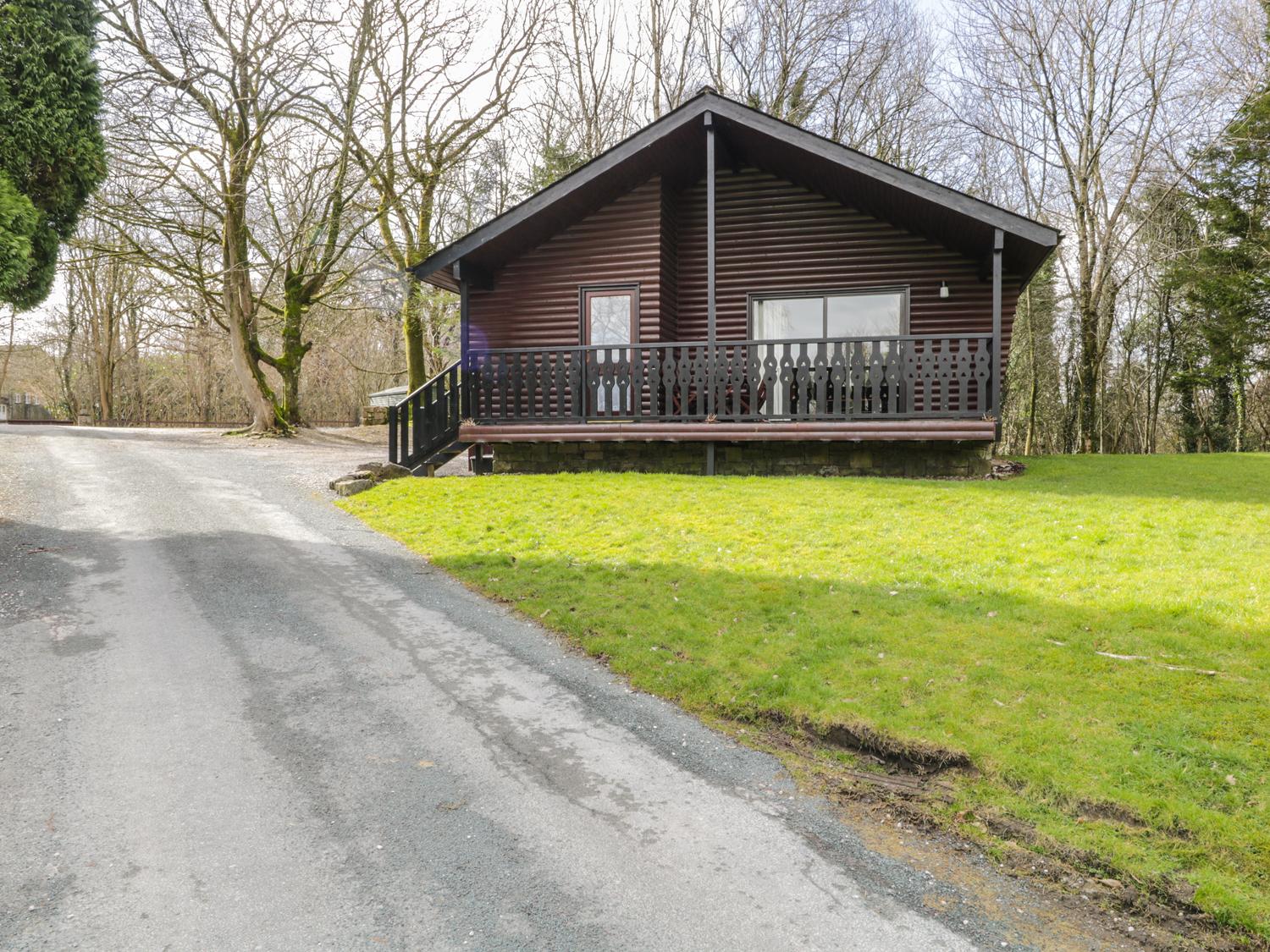 Elm Lodge-Oak