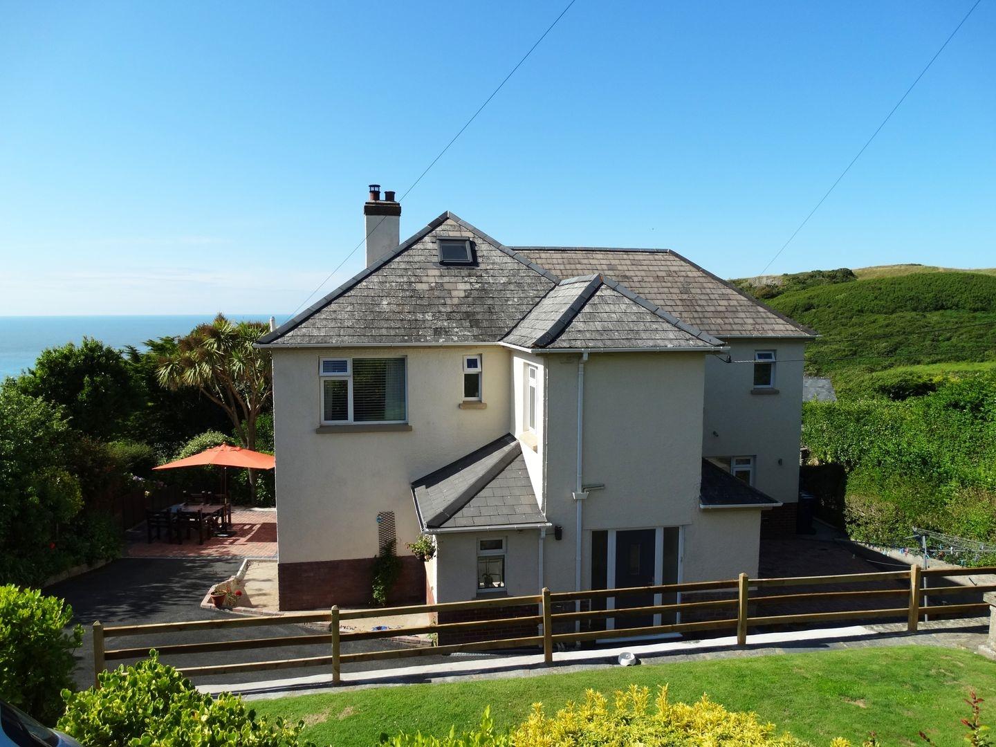 Cotfield House