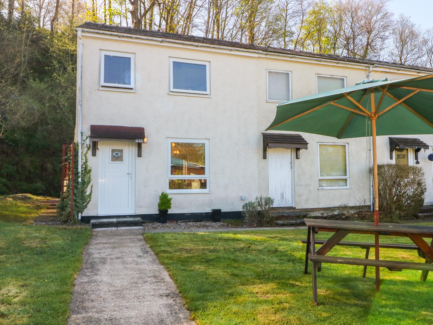 255 Glan Gwna