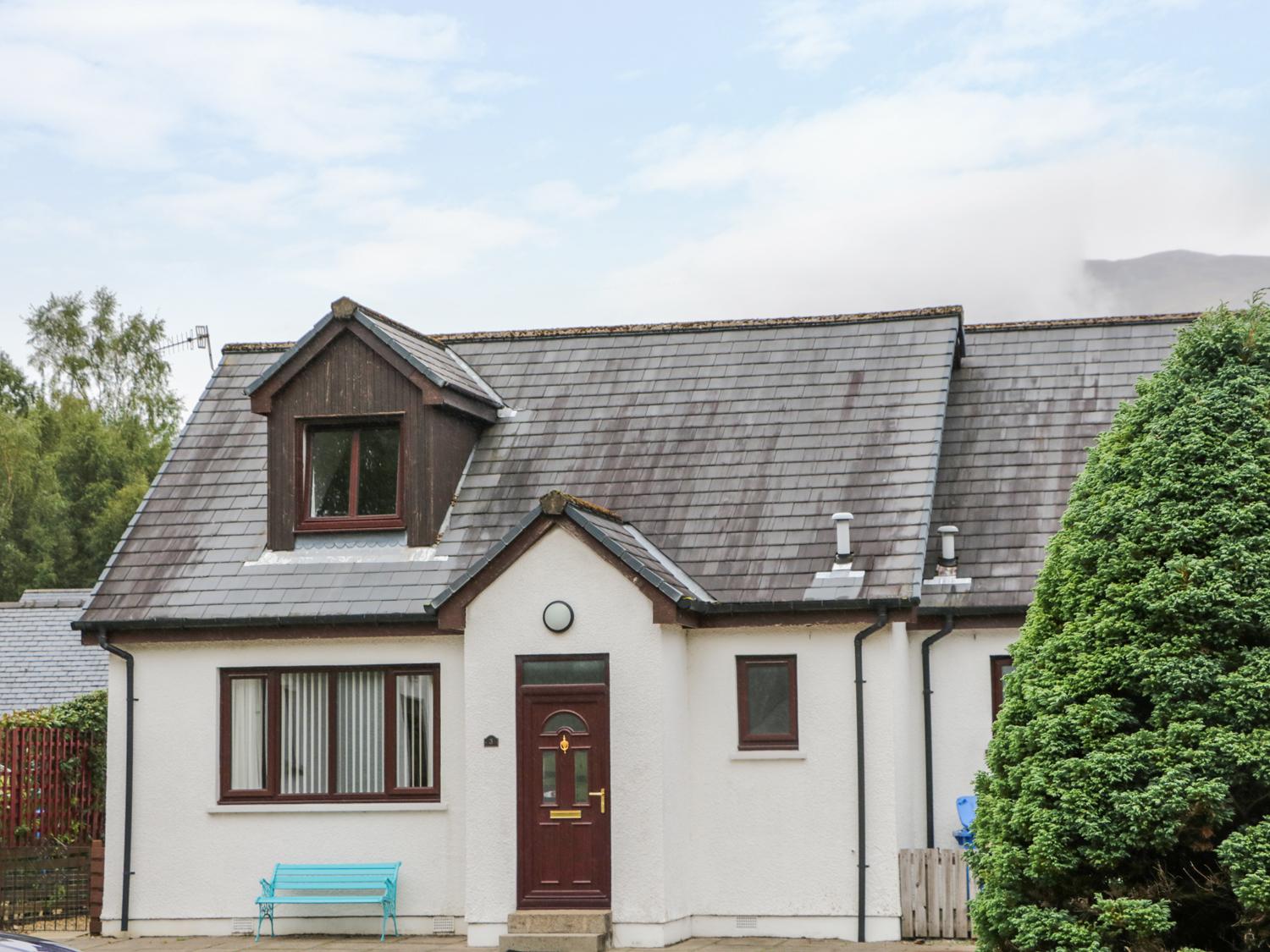 3 Angus Crescent