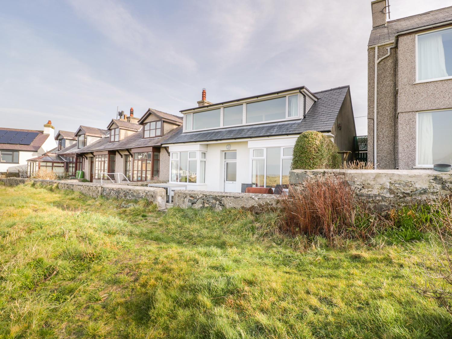 Glan Traeth