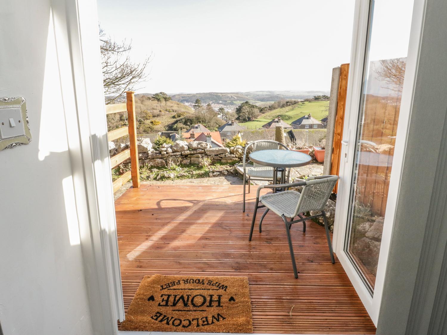 Bron Berllan Annexe